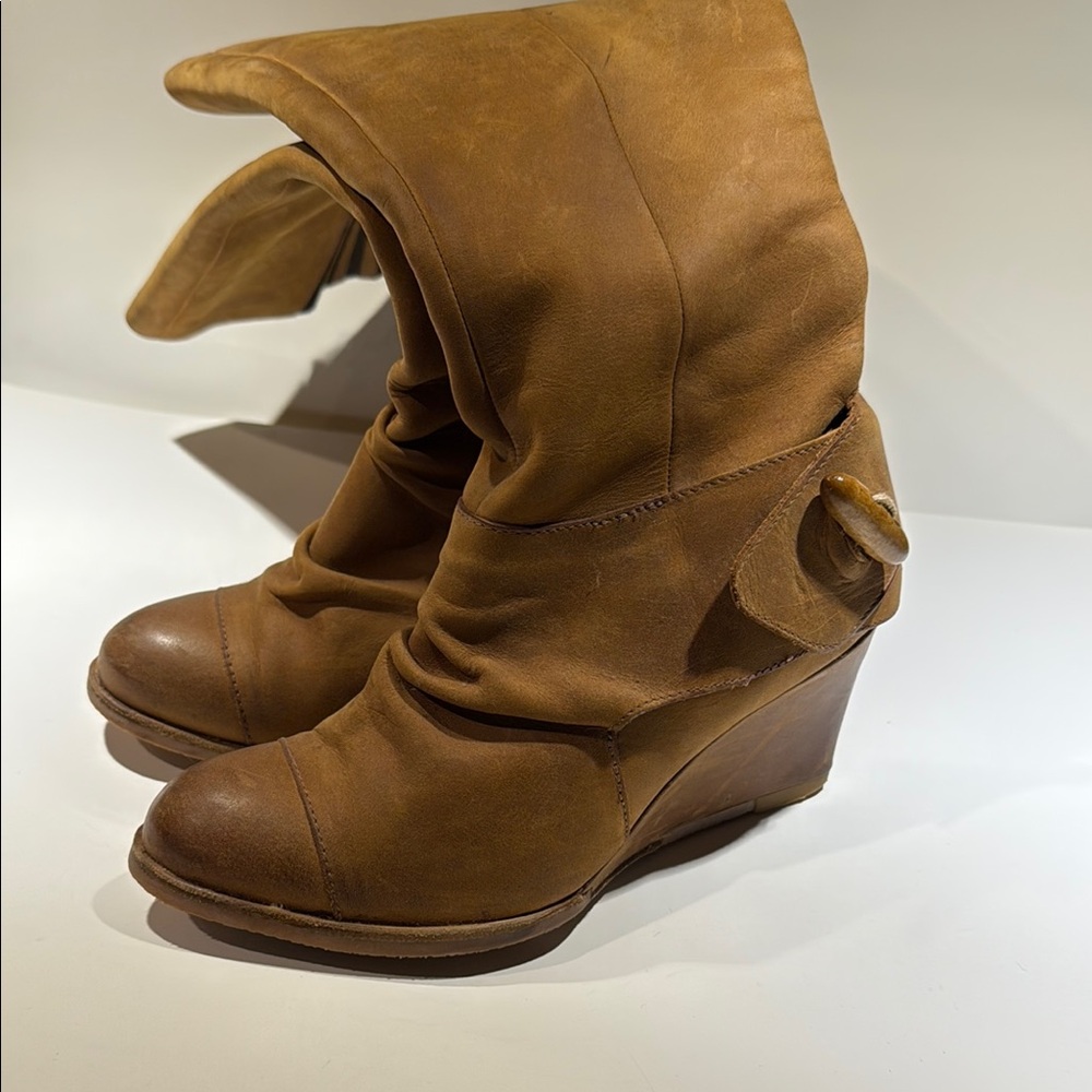 Women's Tan Leather Wedge Boots
